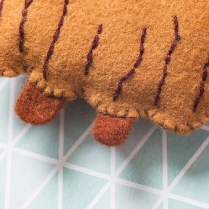 Corinne Lapierre Highland Cow Felt Craft Mini Kit - Image 3