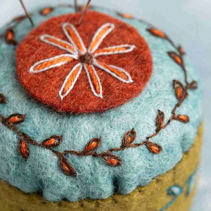 Corinne Lapierre Embroidered Scissors Pouch and Pin Cushion Felt Craft Mini Kit - Image 2