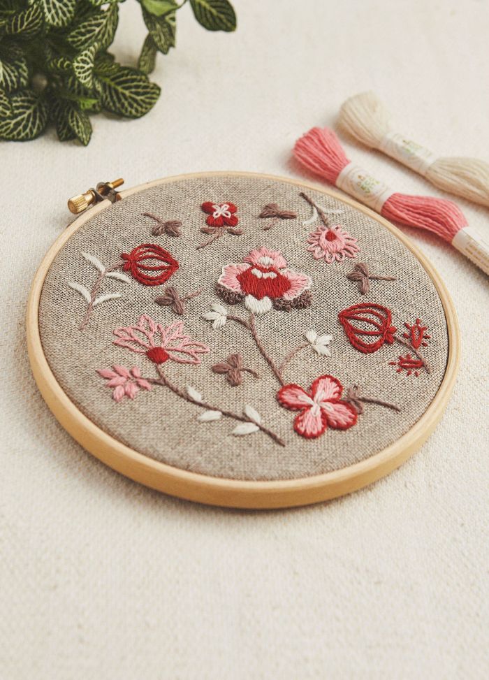 DMC Eco Vita Embroidery Kit - Indiennes Flowers - Image 3