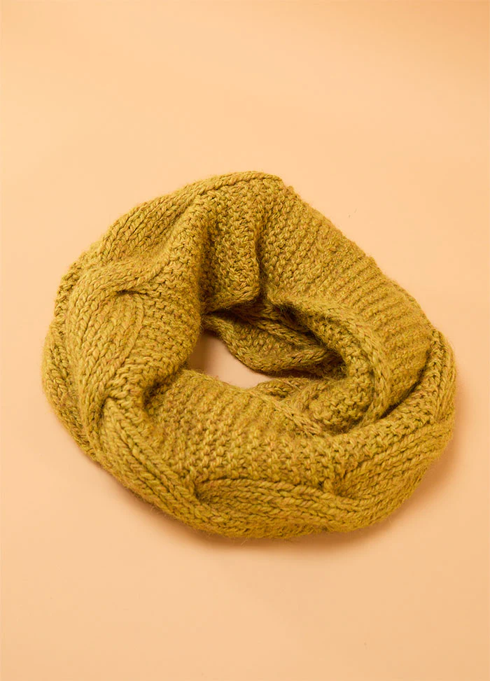 Honey Cable Cowl Pattern - Image 3