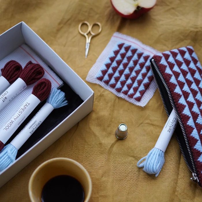 Kit Couture Uunartoq Embroidery Pencil Case Kit - Image 7