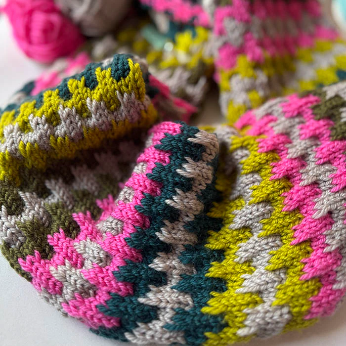 Sweet Tooth Colourwork Cowl by Jacqui Verbeek Knit Along SYDNEY - Image 3